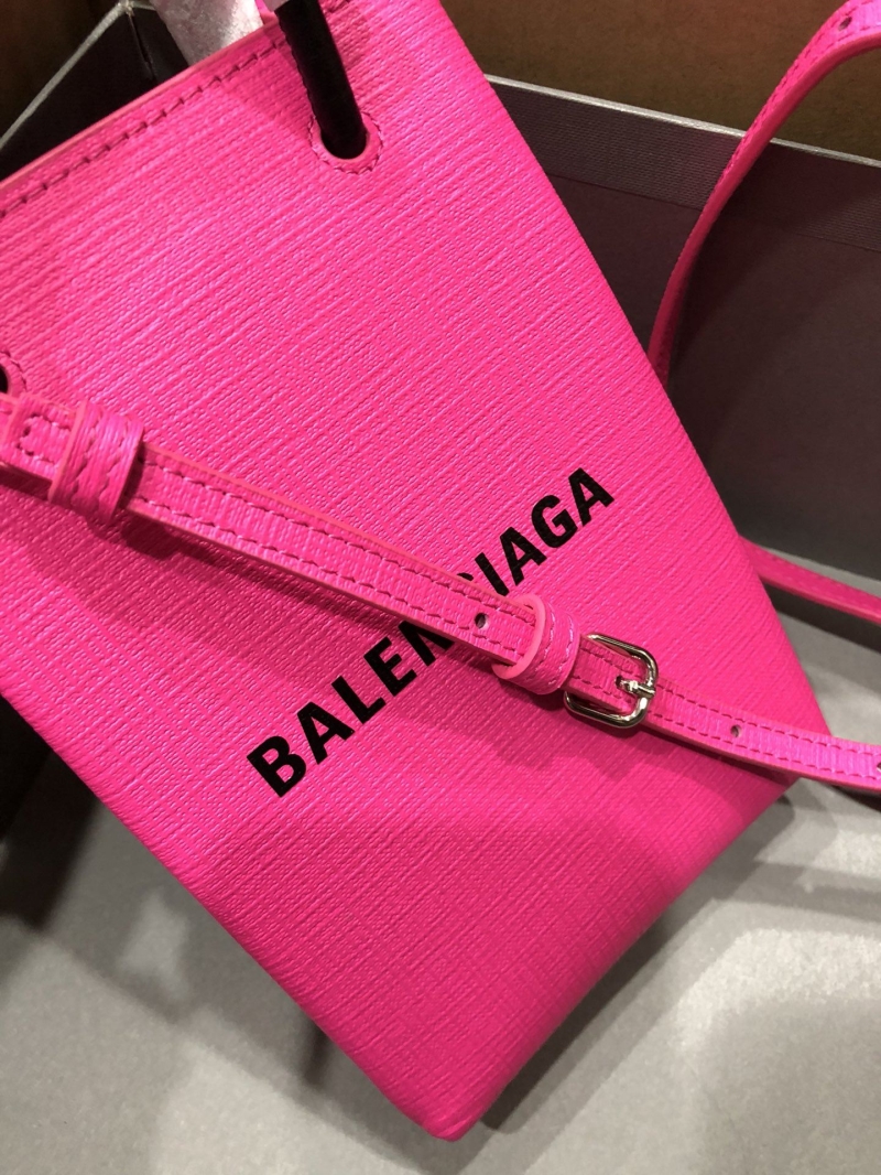 Ba1en*iaga shopping bags